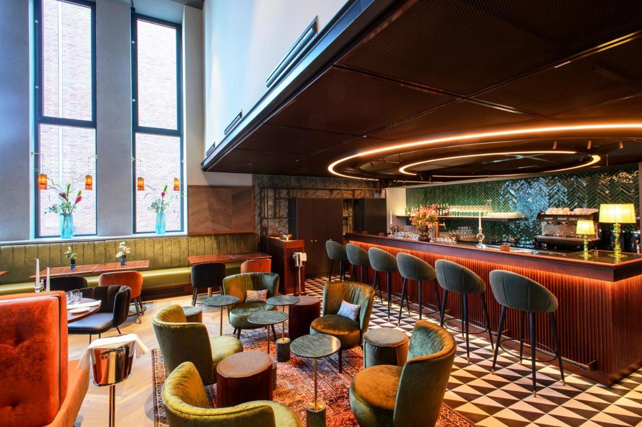 Das James Фленсбург Екстериор снимка The bar at the 2019 edition of the London Design Festival
