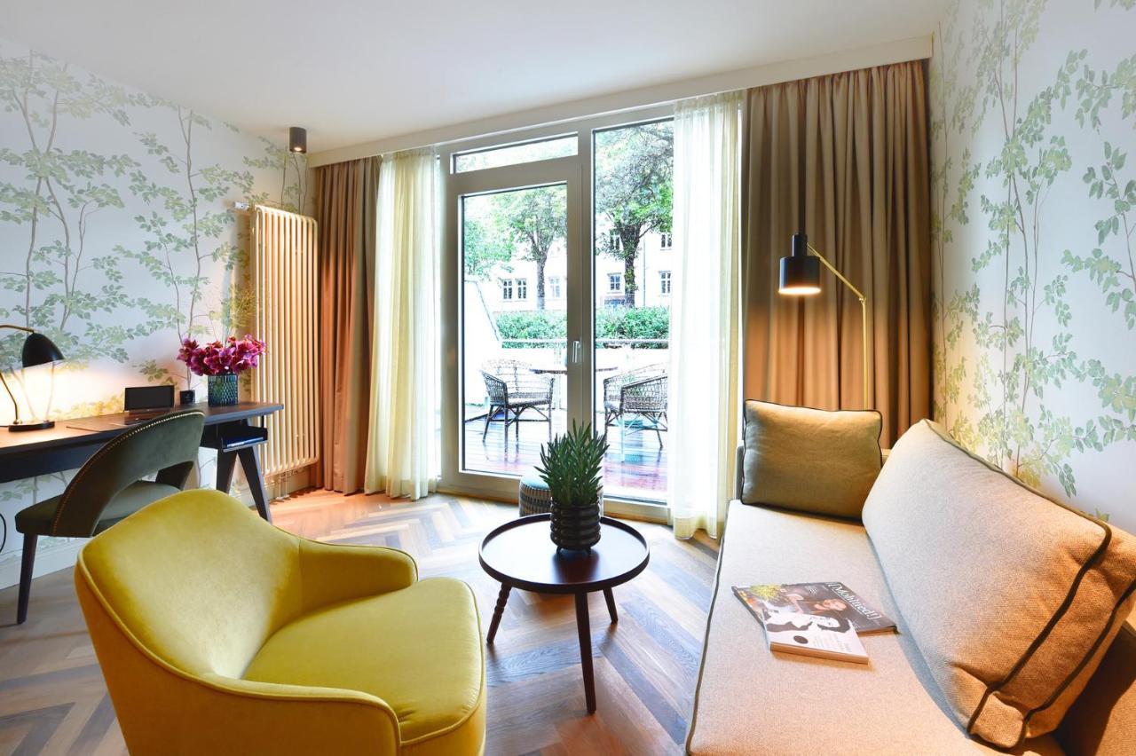 Das James Фленсбург Екстериор снимка A suite at the Hotel Axelmannstein